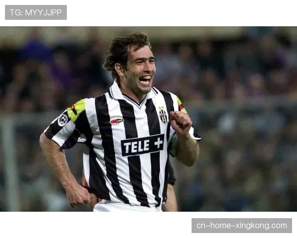 图多尔三后卫体系执行混乱 中场缺乏保护致防线被全面压制 图多尔三后卫体系执行混乱 中场缺乏保护致防线被全面压制